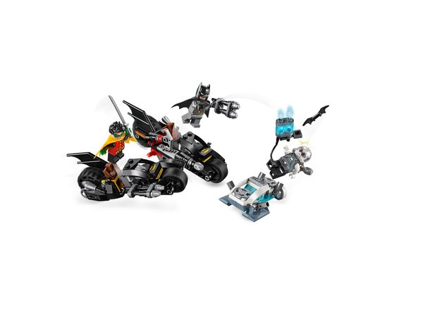 alt LEGO® Batman™ 76118 Mr. Freeze™ Batcycle™ Battle